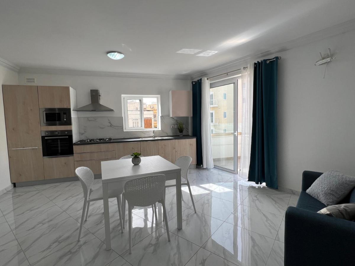 Condo With Patio Overlooking Piazza Gzira Extérieur photo