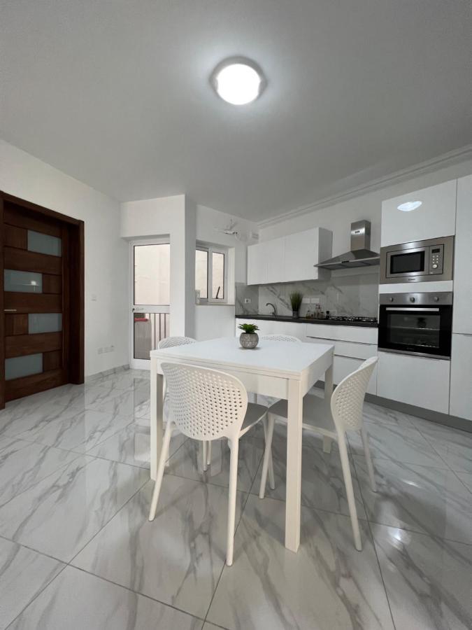 Condo With Patio Overlooking Piazza Gzira Extérieur photo