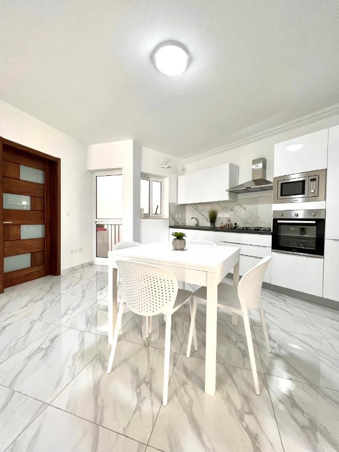 Condo With Patio Overlooking Piazza Gzira Extérieur photo
